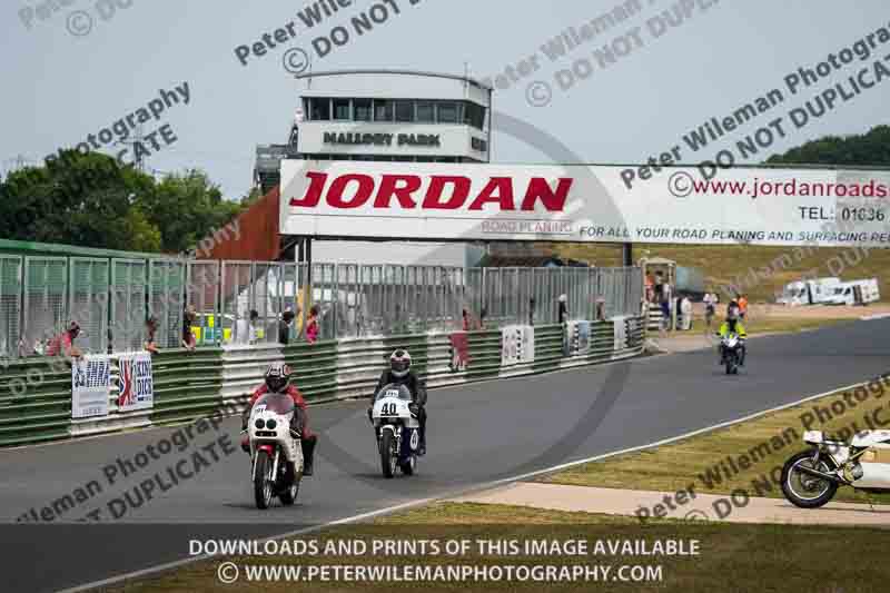 Vintage motorcycle club;eventdigitalimages;mallory park;mallory park trackday photographs;no limits trackdays;peter wileman photography;trackday digital images;trackday photos;vmcc festival 1000 bikes photographs